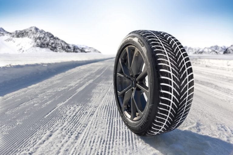 Az Autobild 54 téli gumiabroncs féktávolságát tesztelte, a Bridgestone, a Michelin, a Goodyear és a Kleber a legjobbak között volt.