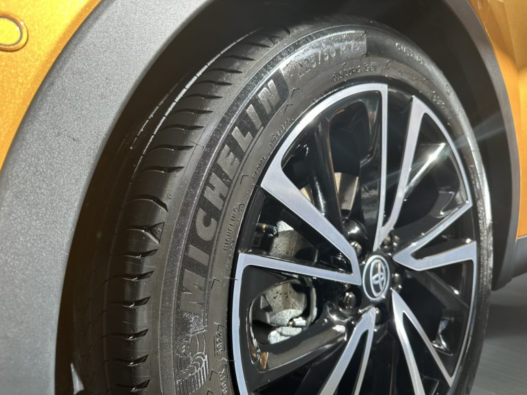 AUTO BILD nyári gumiabroncs fékteszt 2024: Szoros verseny a versenyzők között