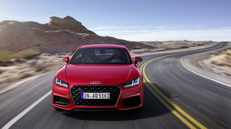 Az Autobild SportsCars 8 abroncsot tesztelt a 245/35 R19 méretben.