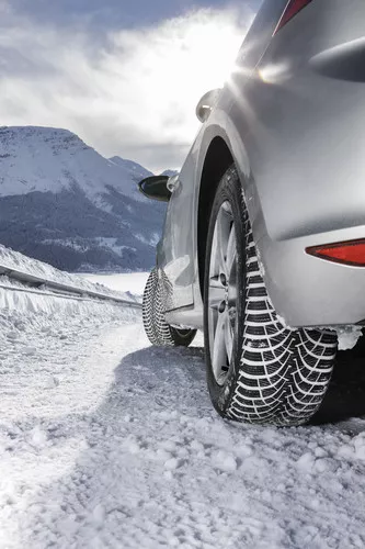 GoodYear UltraGrip 9+ Bélyegkép 3744x5616