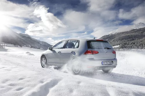 GoodYear UltraGrip 9+ Bélyegkép 5616x3744