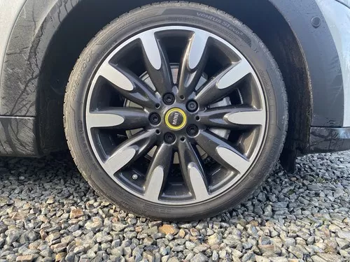 Hankook Ventus S1 evo3 K127 Thumbnail 4032x3024