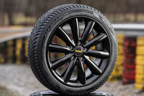 Pirelli Cinturato All Season SF2 Bélyegkép 3543x2357