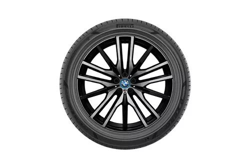 Pirelli P ZERO Bélyegkép 2440x1638