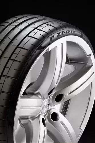 Pirelli P ZERO Bélyegkép 1632x2449