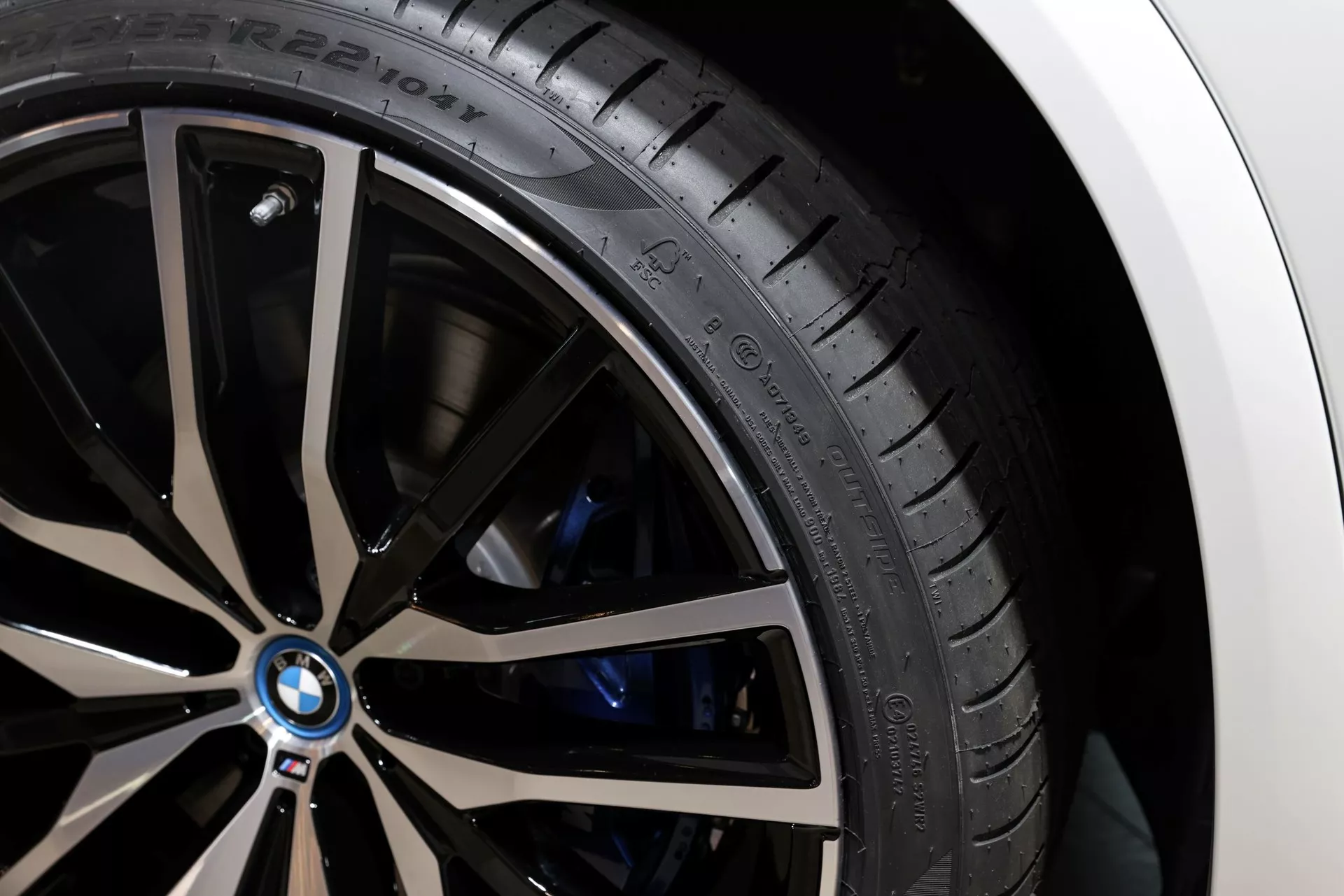 Pirelli P ZERO Kép
